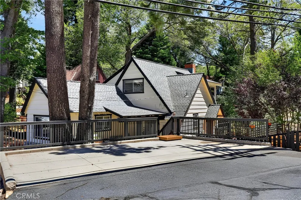 335 Oak Lake Arrowhead, CA 92352