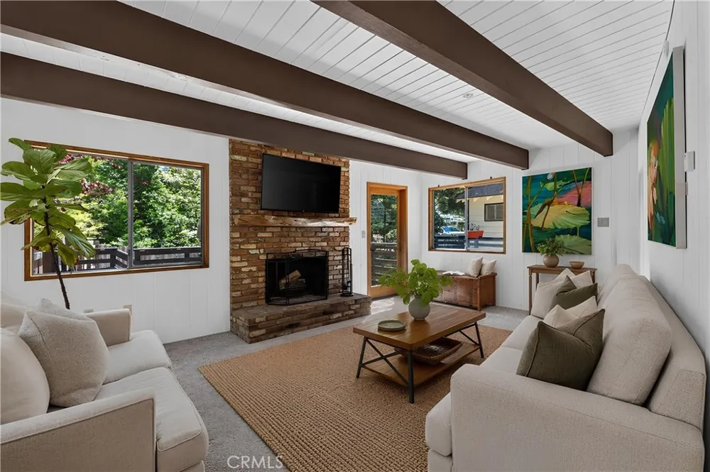335 Oak Lake Arrowhead, CA 92352
