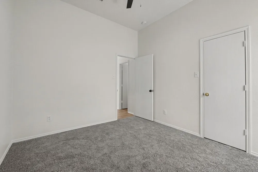 7315 Marsland Lane Arlington, TX 76001