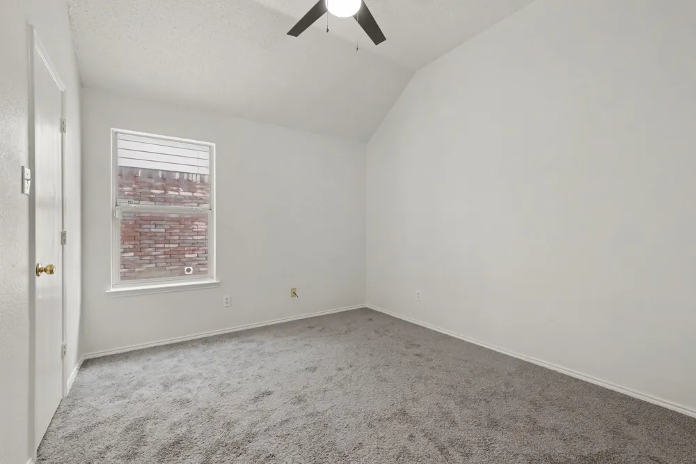 7315 Marsland Lane Arlington, TX 76001