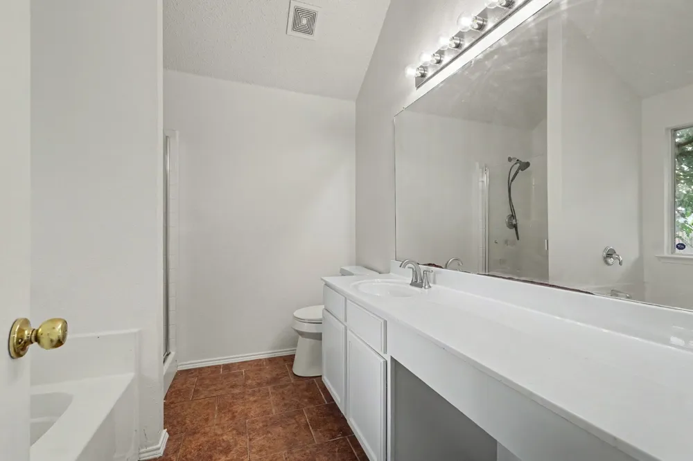 7315 Marsland Lane Arlington, TX 76001