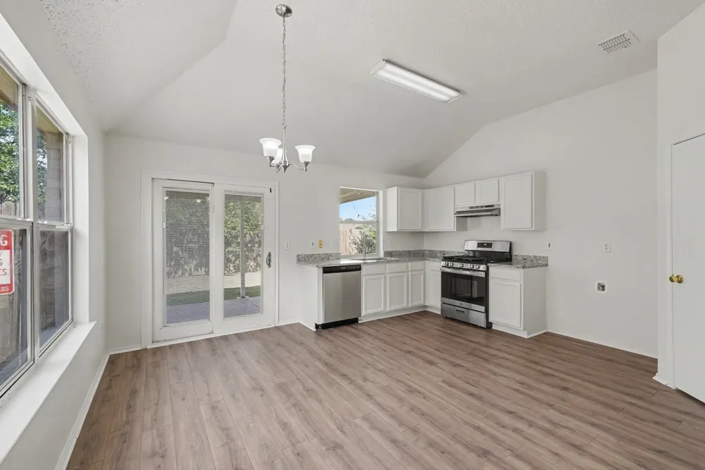 7315 Marsland Lane Arlington, TX 76001