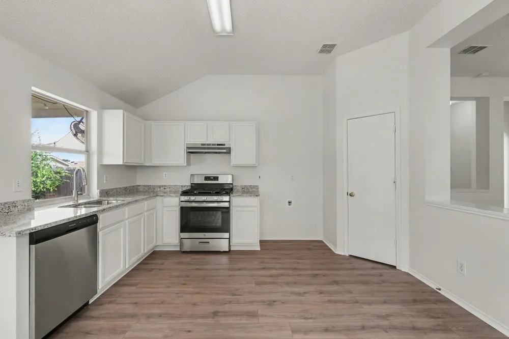 7315 Marsland Lane Arlington, TX 76001
