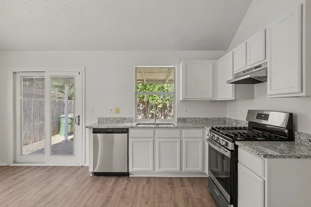7315 Marsland Lane Arlington, TX 76001