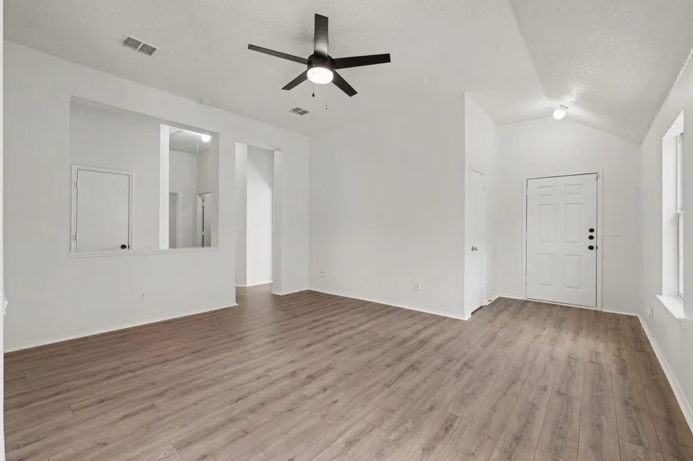 7315 Marsland Lane Arlington, TX 76001