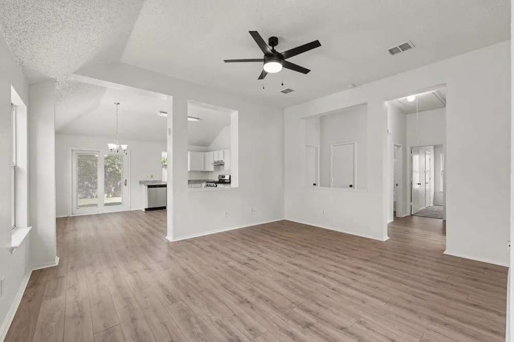 7315 Marsland Lane Arlington, TX 76001