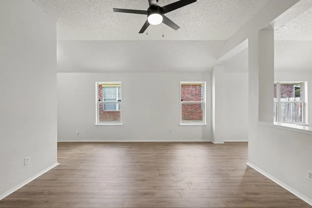 7315 Marsland Lane Arlington, TX 76001