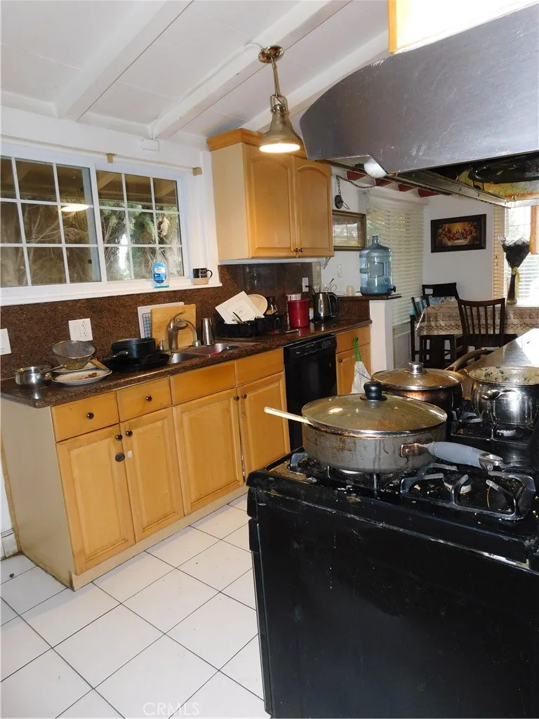 8102 19th Westminster, CA 92683