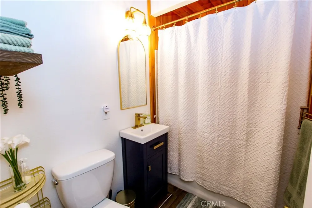 1166 Navajo Street Fawnskin, CA 92333