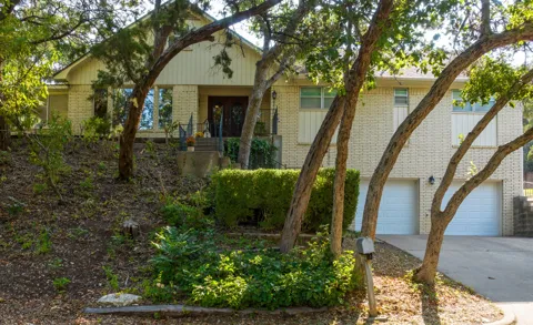 2621 Arroyo Road