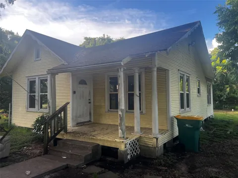 701 Oak Street