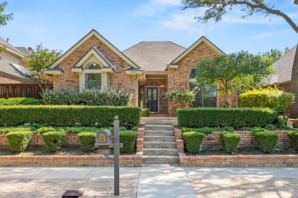 1804 Seminary Drive Plano, TX 75075