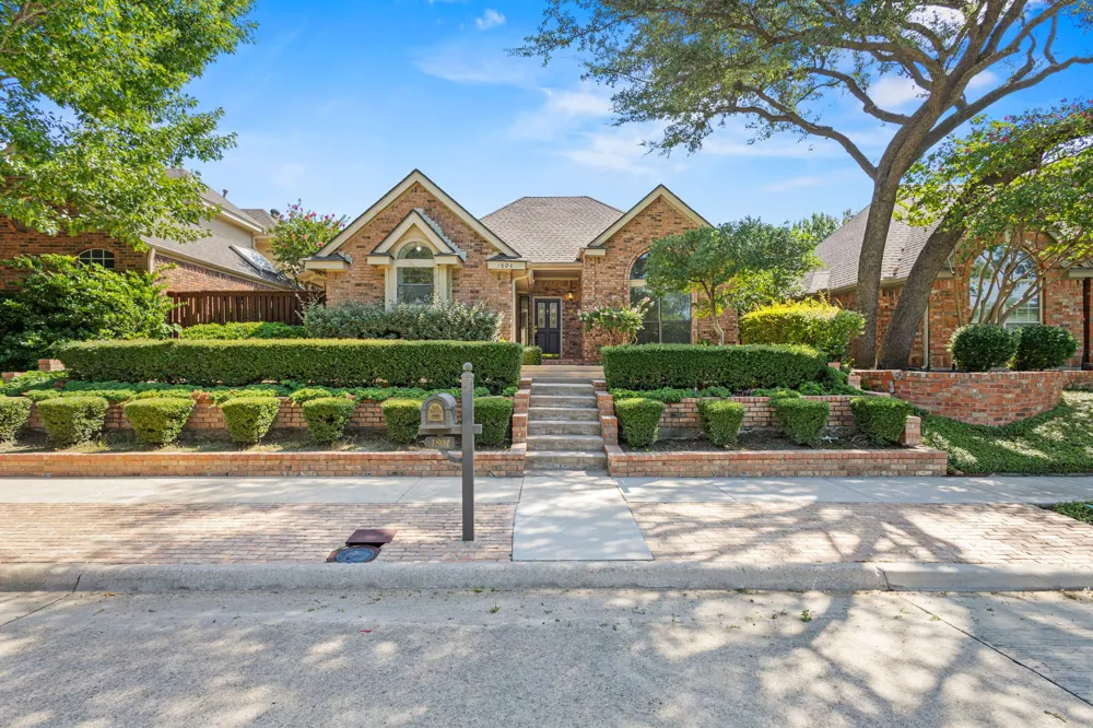 1804 Seminary Drive Plano, TX 75075