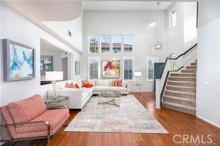 24 Silveroak Irvine, CA 92620