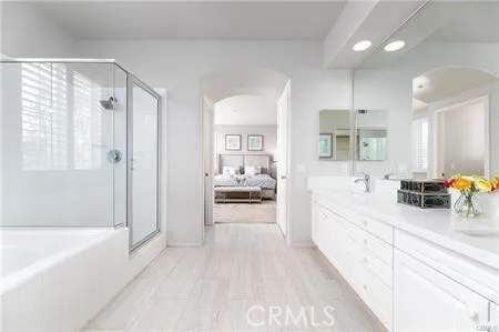 24 Silveroak Irvine, CA 92620