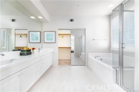 24 Silveroak Irvine, CA 92620