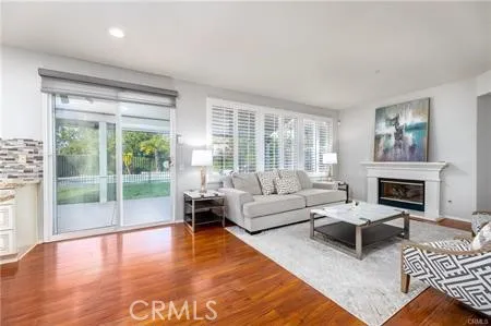 24 Silveroak Irvine, CA 92620