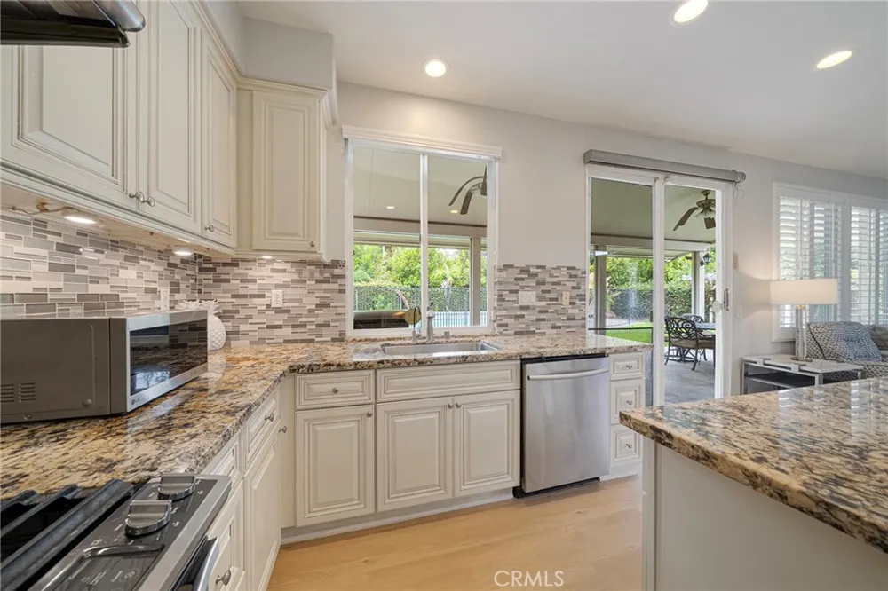 24 Silveroak Irvine, CA 92620