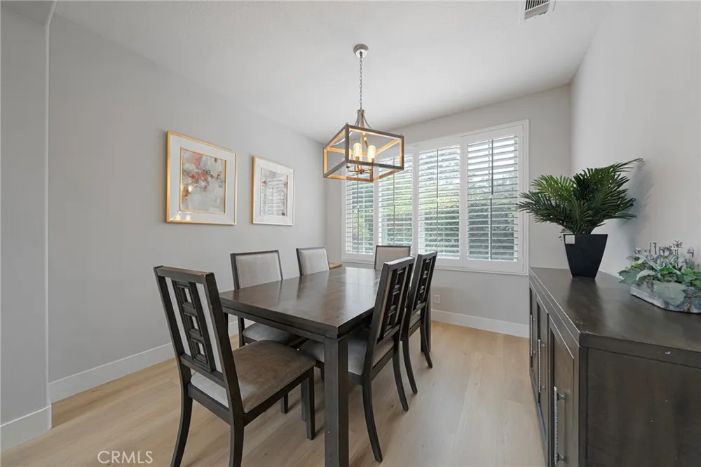24 Silveroak Irvine, CA 92620