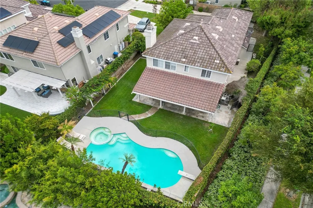 24 Silveroak Irvine, CA 92620
