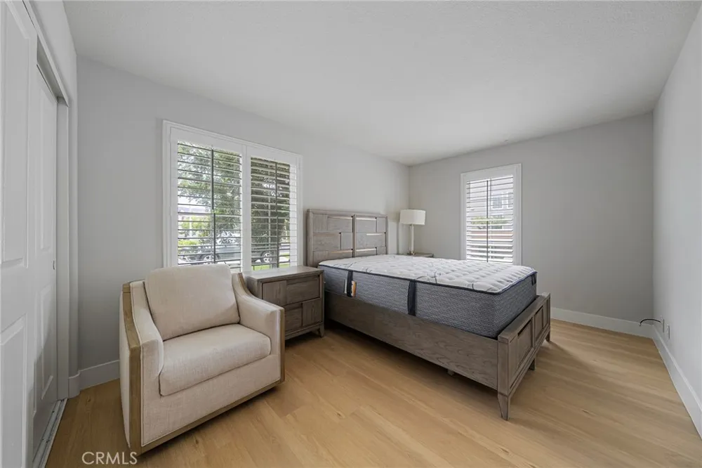 24 Silveroak Irvine, CA 92620