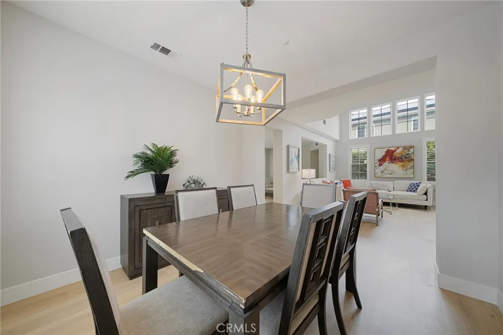 24 Silveroak Irvine, CA 92620