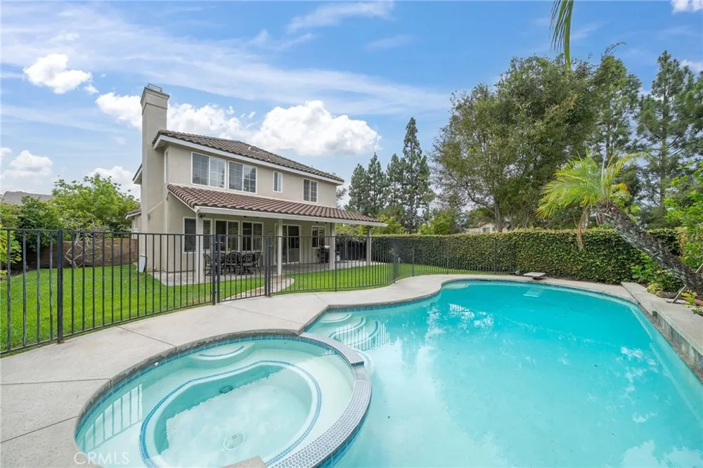 24 Silveroak Irvine, CA 92620