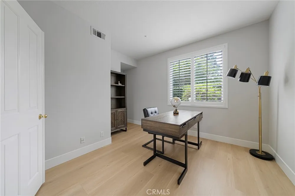 24 Silveroak Irvine, CA 92620