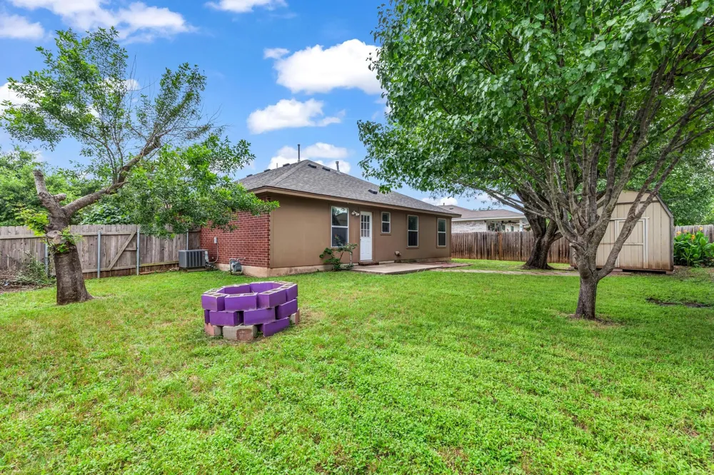 609 Golden Gate Drive Leander, TX 78641