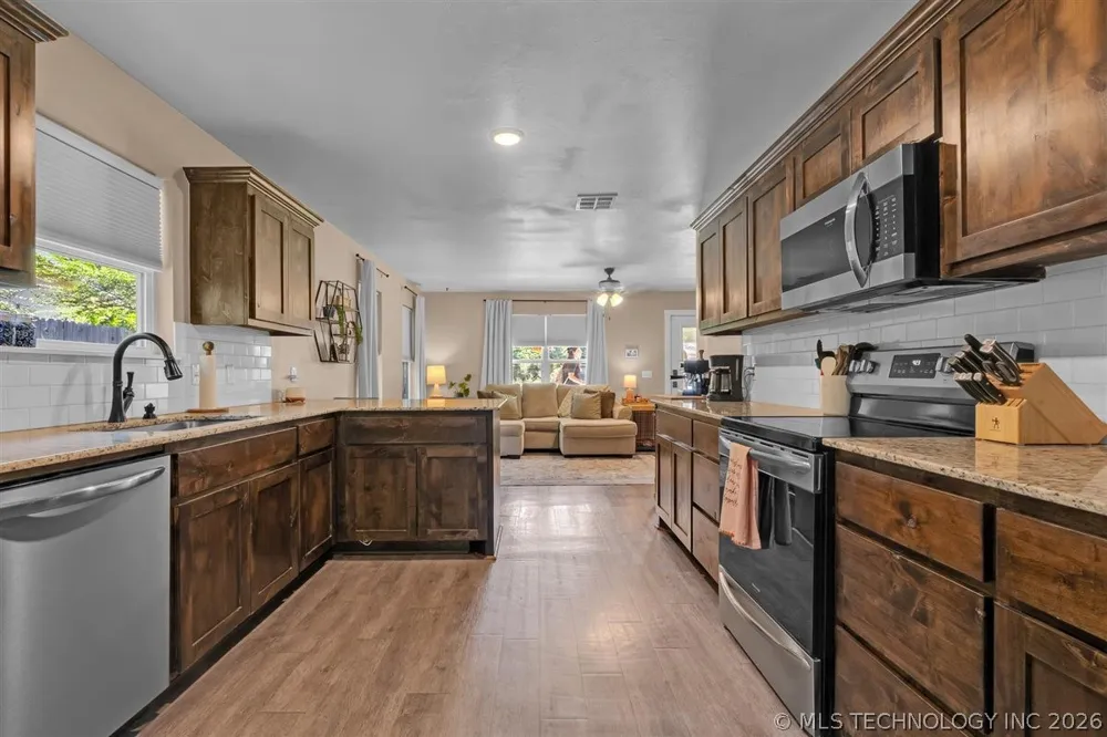 2322 S Cedar Street Sapulpa, OK 74066