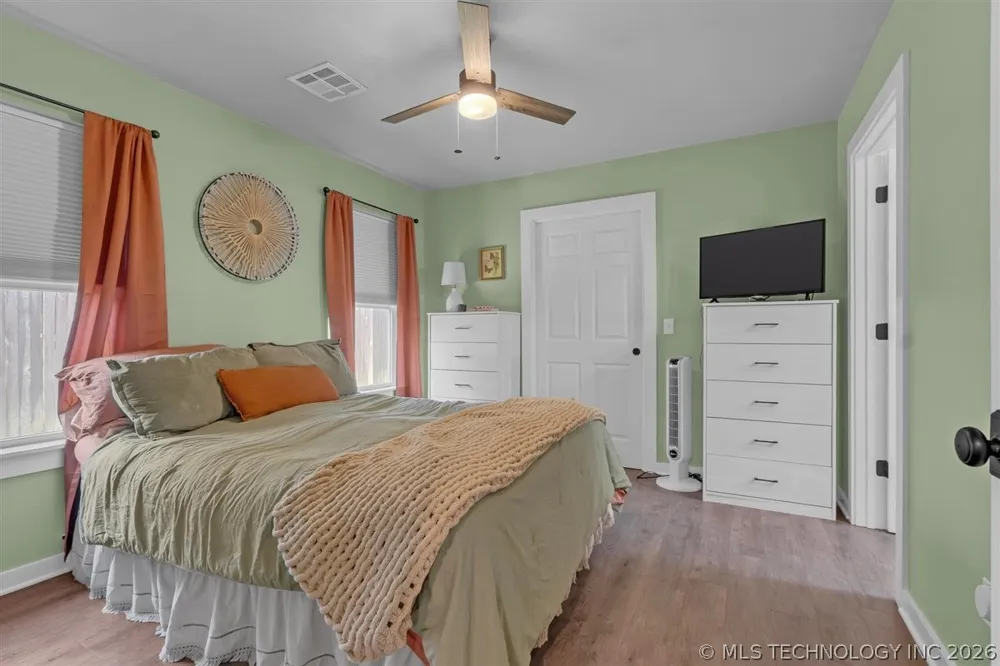 2322 S Cedar Street Sapulpa, OK 74066