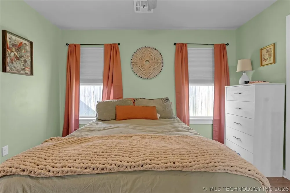 2322 S Cedar Street Sapulpa, OK 74066