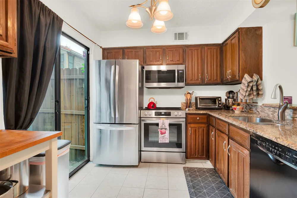 877 Dublin Drive #1 Richardson, TX 75080