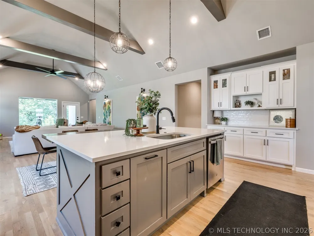 617 E 125th Place S Jenks, OK 74037