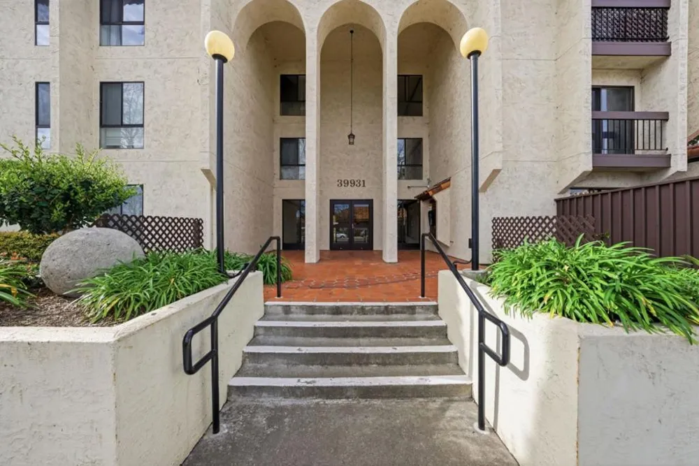 39931 Cedar Boulevard #305 Newark, CA 94560