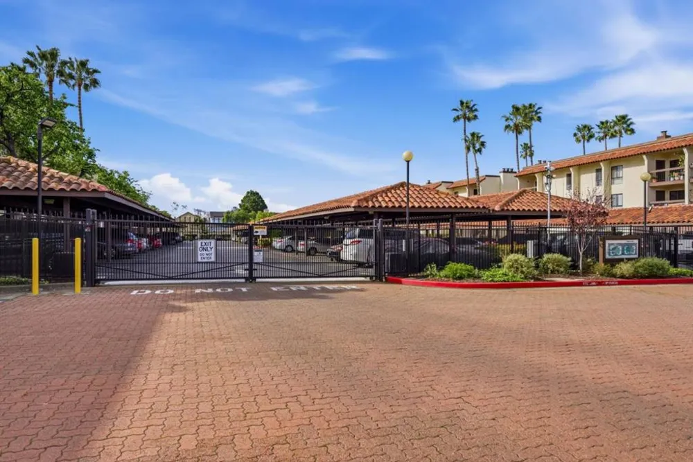 39931 Cedar Boulevard #305 Newark, CA 94560