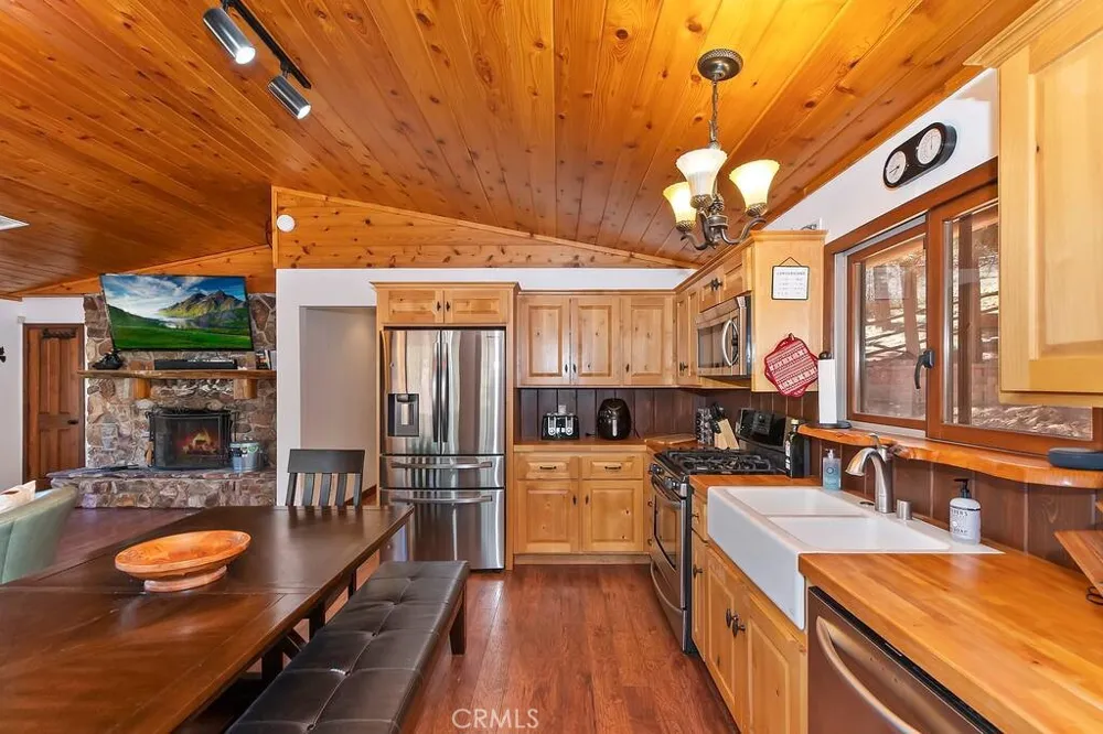432 Temple Lane Big Bear Lake, CA 92315