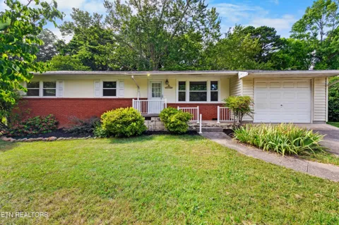 2001 Nandina Drive