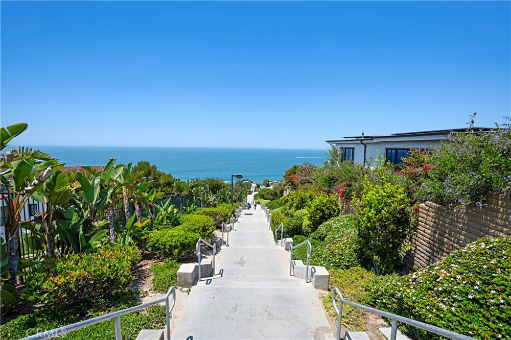 24512 Alta Vista Dr #B Dana Point, CA 92629