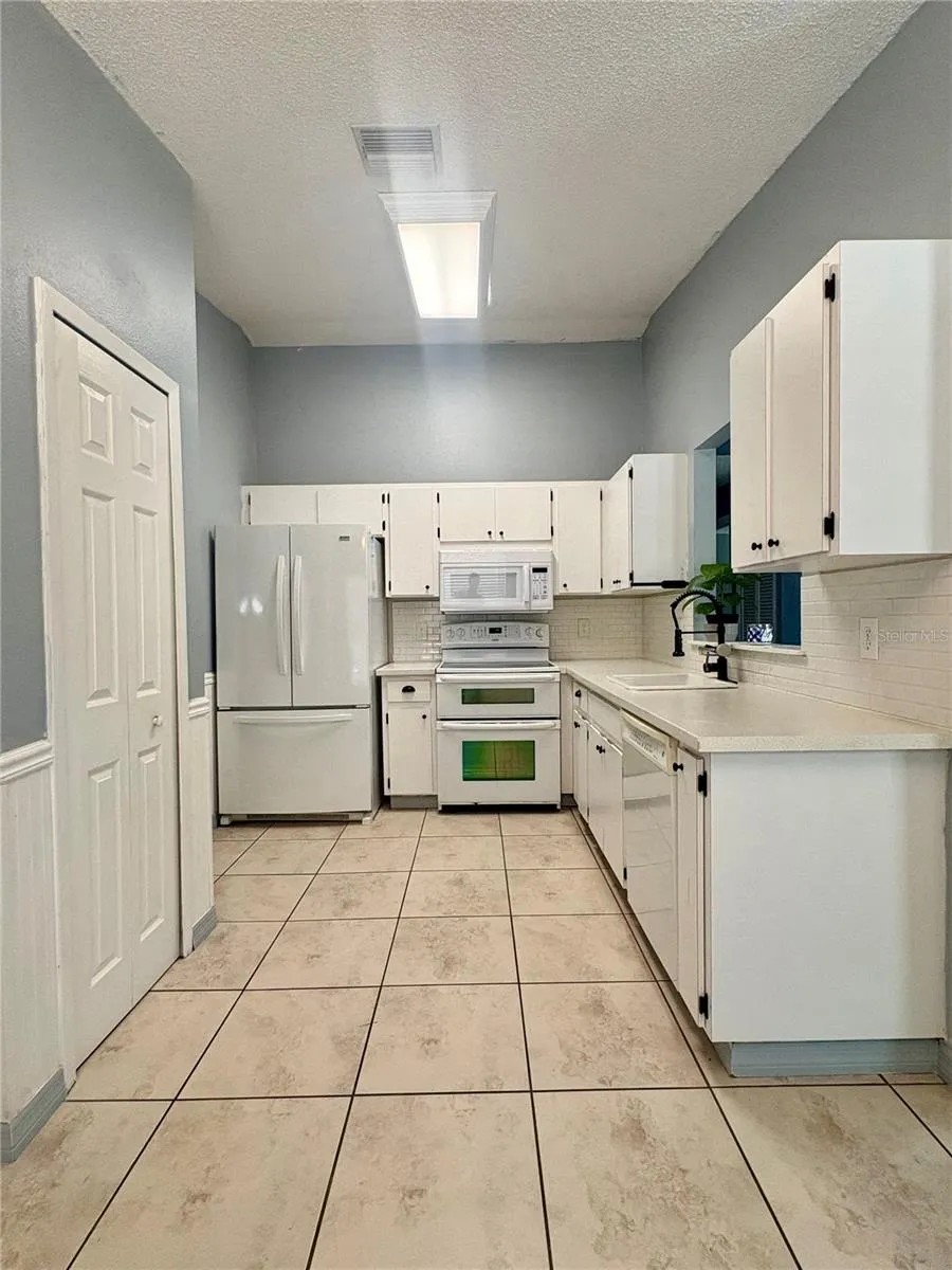 1021 ALPUG AVENUE Oviedo, FL 32765