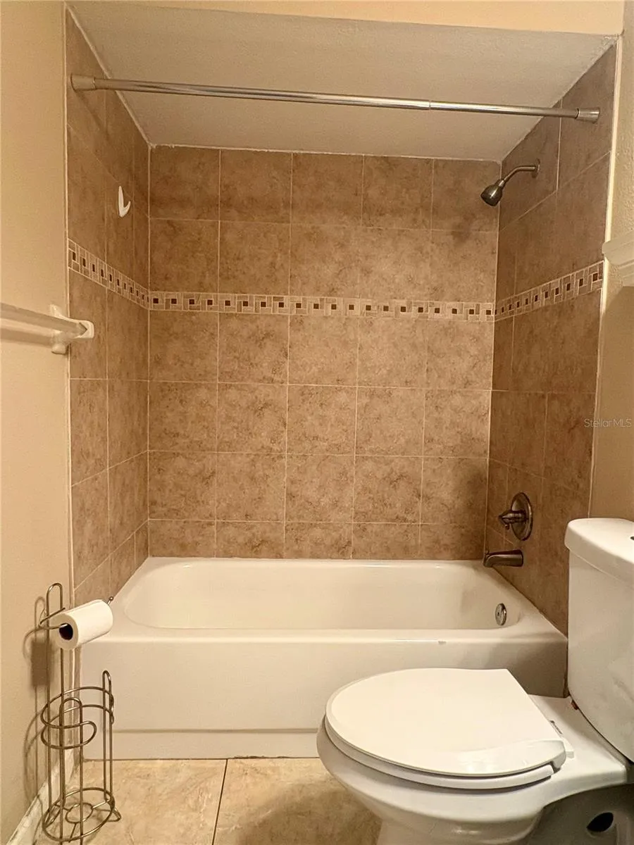 1021 ALPUG AVENUE Oviedo, FL 32765