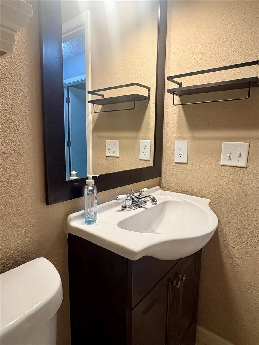 1021 ALPUG AVENUE Oviedo, FL 32765