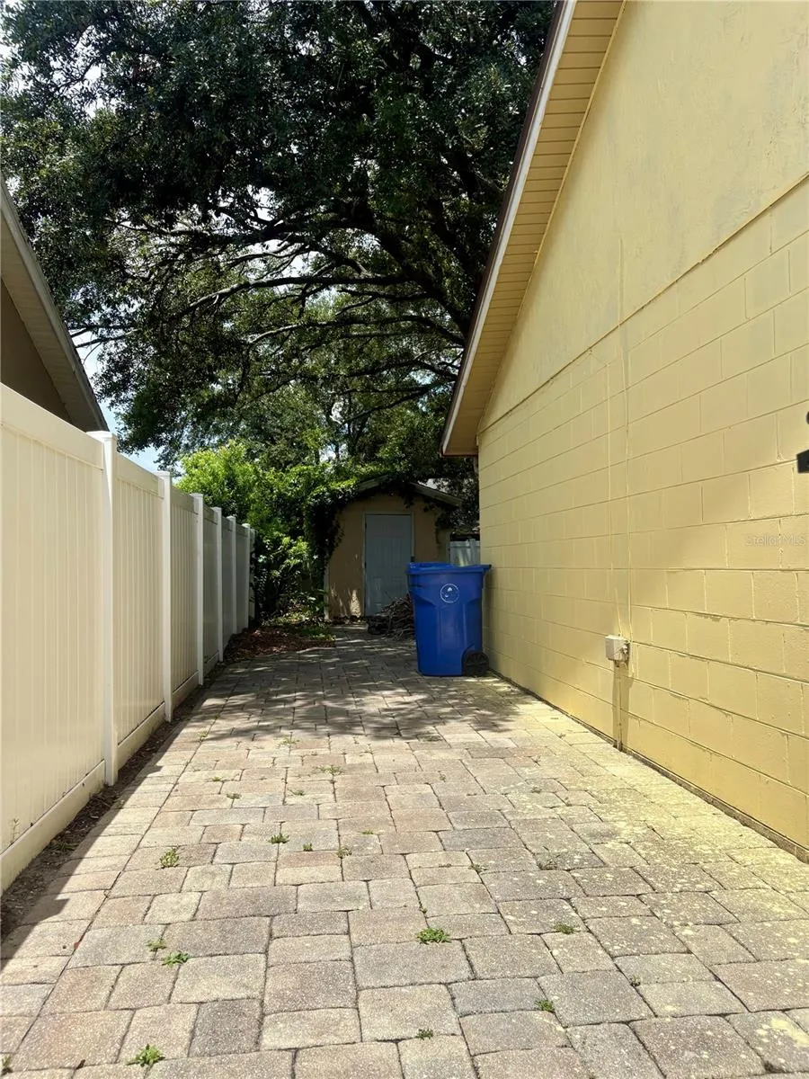 1021 ALPUG AVENUE Oviedo, FL 32765