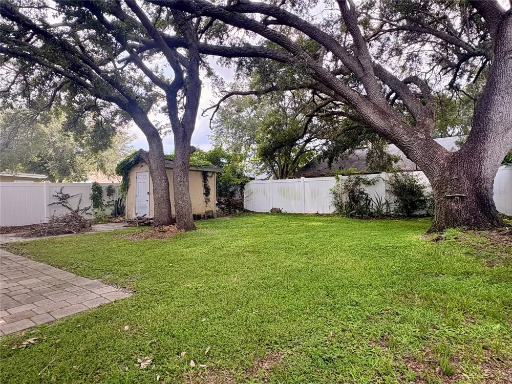 1021 ALPUG AVENUE Oviedo, FL 32765
