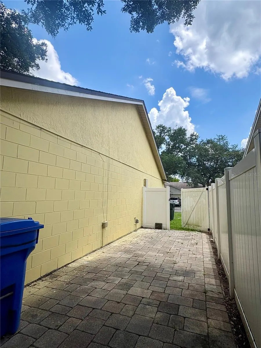 1021 ALPUG AVENUE Oviedo, FL 32765