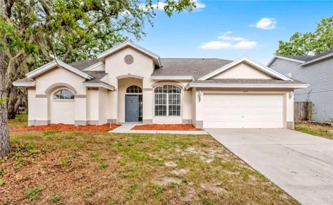 2302 LYNCREST COURT