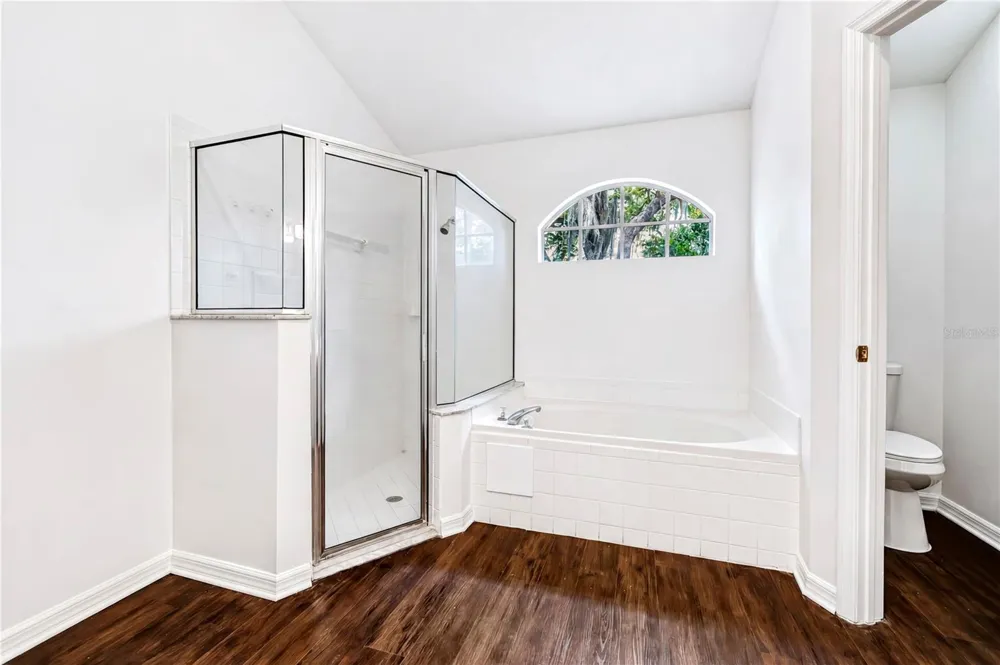 2302 LYNCREST COURT Valrico, FL 33596