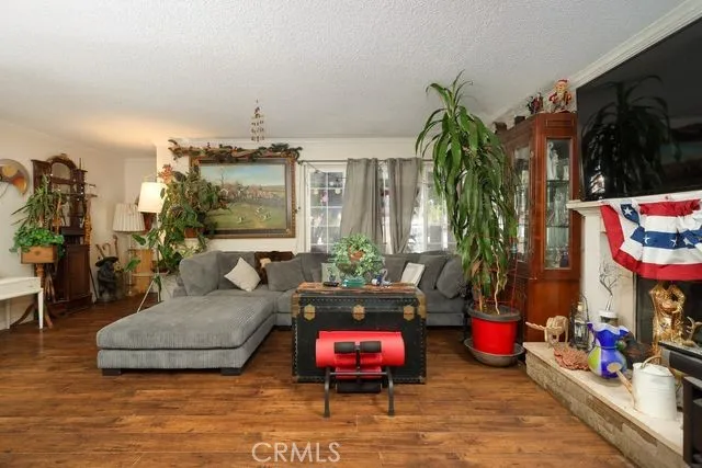 10755 E Avenue R10 Littlerock, CA 93543