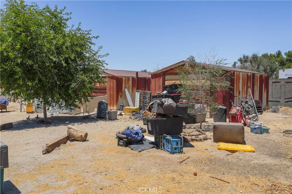 10755 E Avenue R10 Littlerock, CA 93543