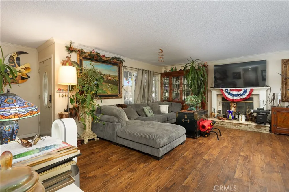 10755 E Avenue R10 Littlerock, CA 93543